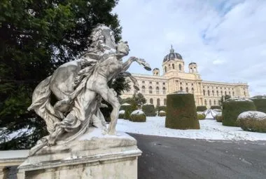 Statue at Kunsthistorisches Museum in Vienna